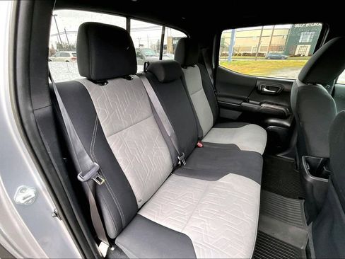 Used 2021 Toyota Tacoma TRD Off-Road w/ Technology Package image 21