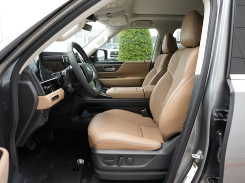 New 2026 INFINITI QX80 Luxe RWD image 17