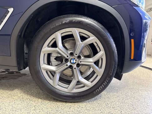 Used 2023 BMW X4 xDrive30i w/ Premium Package AWD/4WD image 9