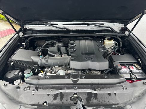 Certified 2016 Toyota 4Runner SR5 Premium AWD/4WD image 29