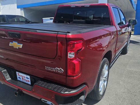 Used 2024 Chevrolet Silverado 1500 High Country w/ High Country Premium Package AWD/4WD image 6