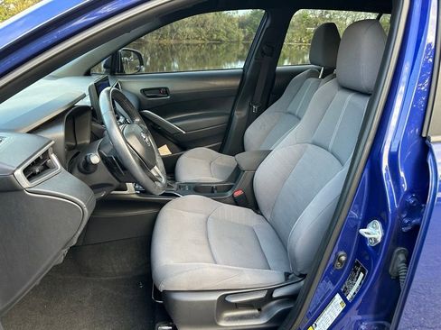 Used 2023 Toyota Corolla Cross SE image 14