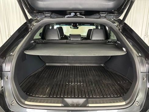 Used 2023 Toyota Venza XLE image 12