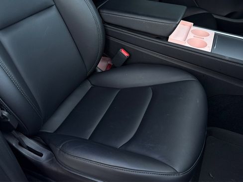 Used 2022 Tesla Model Y Performance image 37