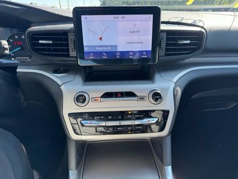 Used 2021 Ford Explorer XLT w/ Equipment Group 202A RWD image 21