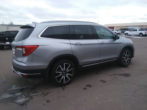 Used 2019 Honda Pilot Touring image 5