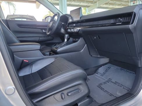 Used 2024 Honda CR-V EX-L image 25