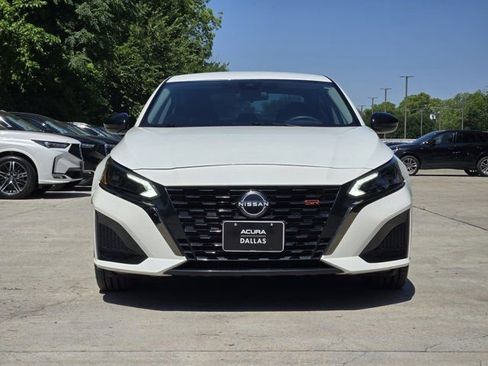 Used 2024 Nissan Altima 2.5 SR FWD image 3