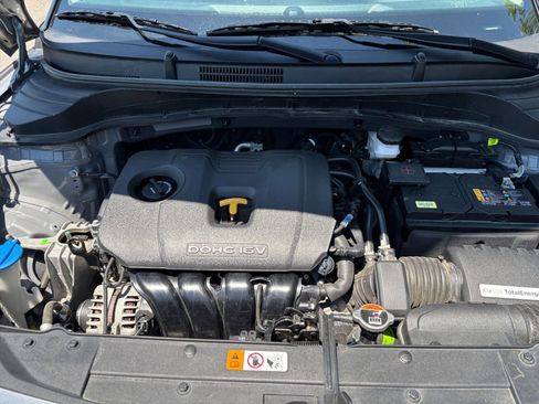Used 2025 Kia Soul LX w/ LX Technology Package FWD image 31