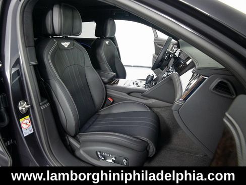 Used 2024 Bentley Flying Spur V8 AWD/4WD image 35