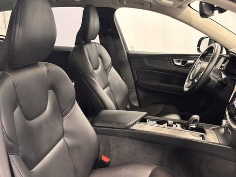 Certified 2025 Volvo XC60 B5 Plus image 18