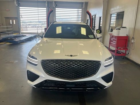 Used 2025 Genesis GV70 3.5T Sport w/ Sport Advanced Package AWD/4WD image 6