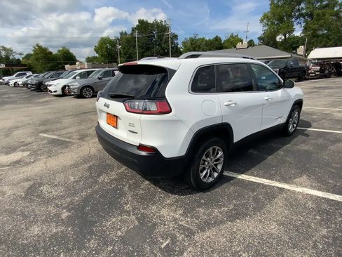 Used 2019 Jeep Cherokee Latitude Plus FWD image 4