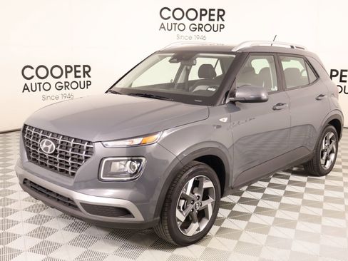 Used 2025 Hyundai Venue SEL FWD image 9