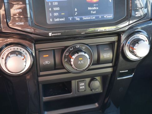 Used 2017 Toyota 4Runner TRD Off-Road Premium AWD/4WD image 23