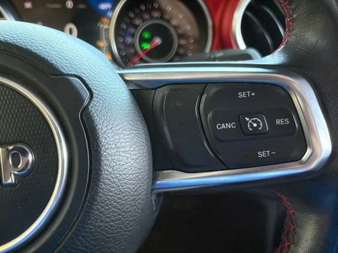 Used 2020 Jeep Gladiator Rubicon image 25