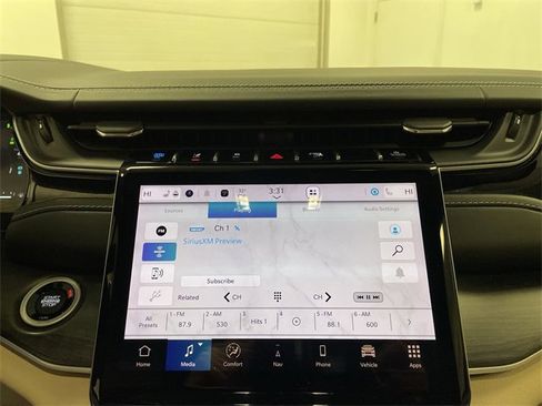 Used 2022 Jeep Grand Cherokee Limited 4xe w/ Luxury Tech Group II image 16