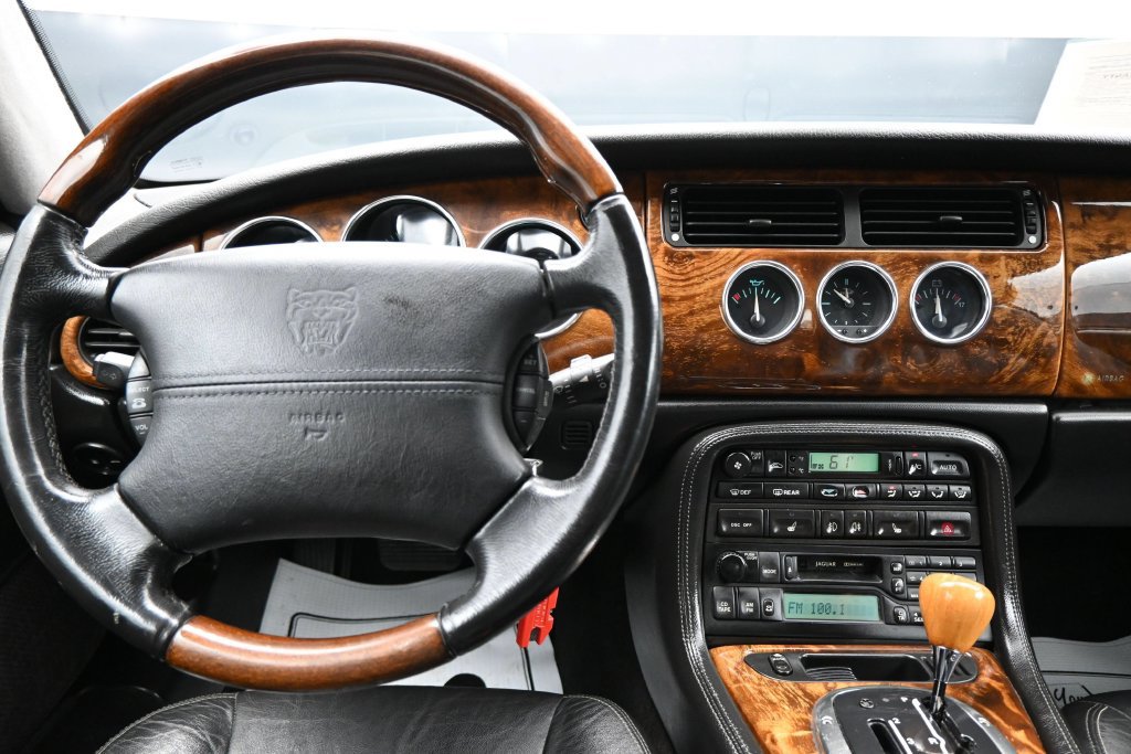 Used 2004 Jaguar XK8 Convertible RWD image 14
