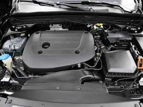 Used 2023 Volvo XC40 B5 Plus w/ Driver Assist Package AWD/4WD image 23