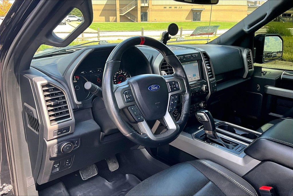 Used 2019 Ford F150 Raptor w/ Equipment Group 802A Luxury AWD/4WD image 13