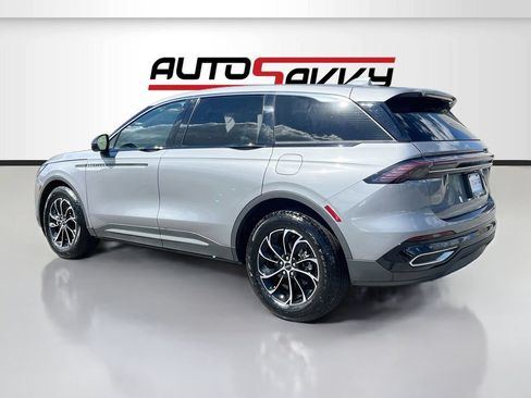Used 2025 Lincoln Nautilus Premier w/ Equipment Group 102A AWD/4WD image 5