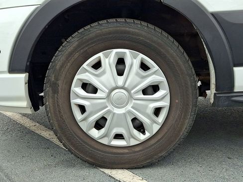 Used 2024 Ford Transit 350 XLT image 8