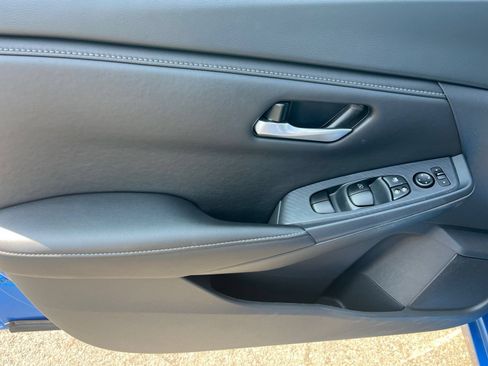 Used 2025 Nissan Sentra SV FWD image 18
