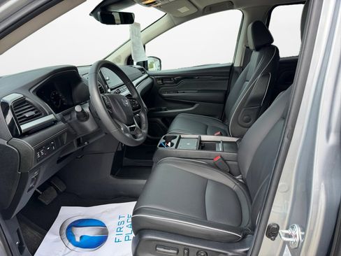Certified 2025 Honda Odyssey Touring image 11