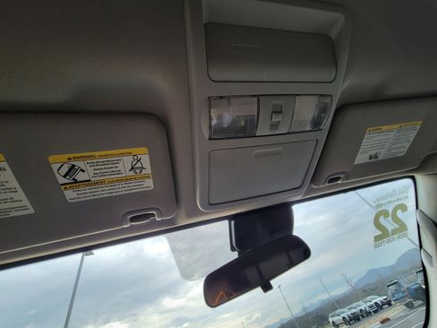 Used 2022 Nissan Frontier SV image 25