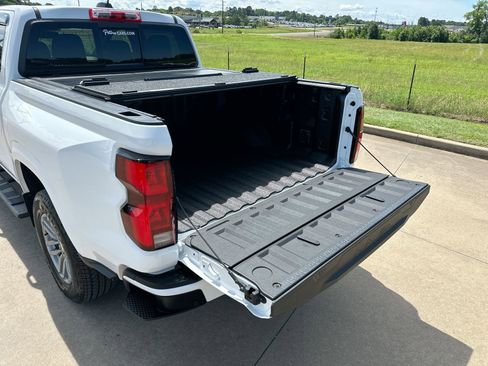 Used 2024 Chevrolet Colorado LT w/ LT Convenience Package III RWD image 23