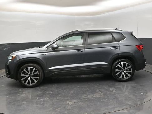 Used 2023 Volkswagen Taos SE AWD/4WD image 5
