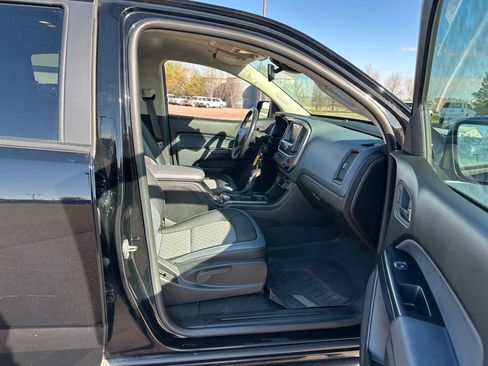 Used 2022 Chevrolet Colorado Z71 w/ Z71 Midnight Edition AWD/4WD image 27