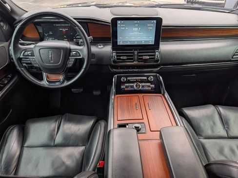 Used 2018 Lincoln Navigator Reserve w/ Technology Package image 12