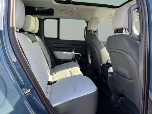 Certified 2025 Land Rover Defender 110 X-Dynamic SE image 13