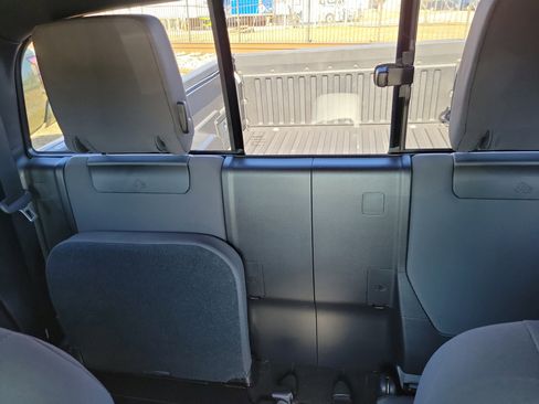 Used 2017 Toyota Tacoma TRD Off-Road w/ Tow Package image 11