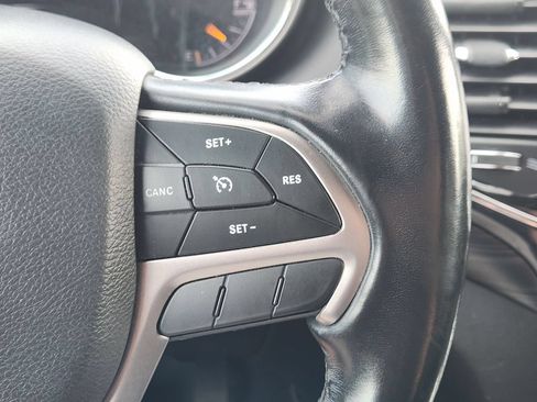 Used 2021 Jeep Grand Cherokee Laredo X AWD/4WD image 28