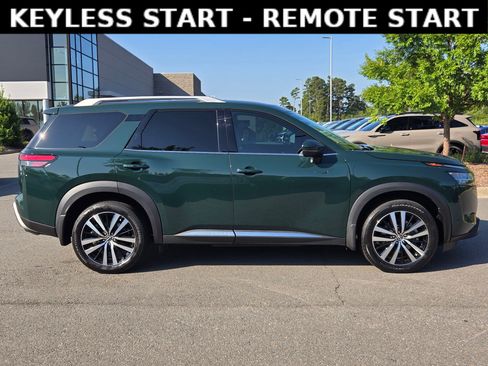 Used 2024 Nissan Pathfinder Platinum FWD image 8