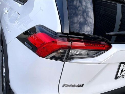 Used 2022 Toyota RAV4 XLE image 28