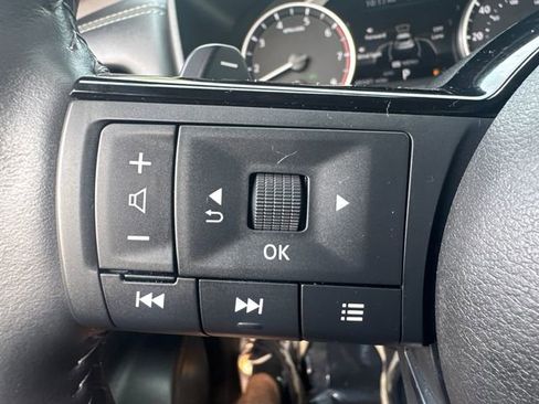 Used 2023 Nissan Rogue SL image 32