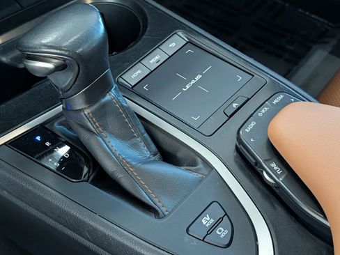 Used 2020 Lexus UX 250h w/ Premium Package image 27