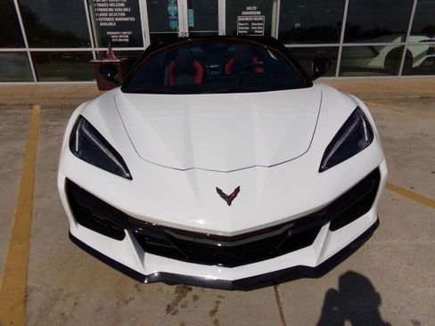 Used 2026 Chevrolet Corvette Z06 RWD image 3