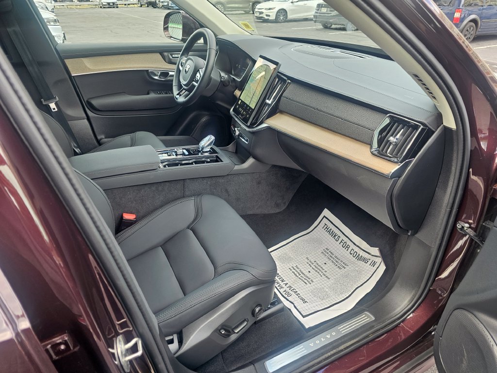 Used 2026 Volvo XC90 B5 Plus w/ Protection Package AWD/4WD image 9
