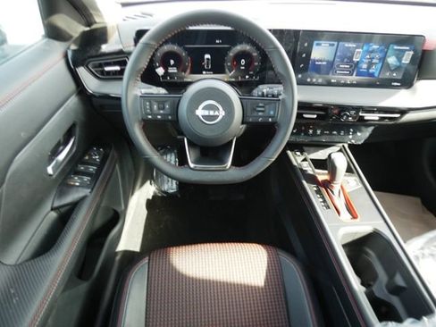 New 2026 Nissan Kicks SR w/ Cold Weather Package image 7