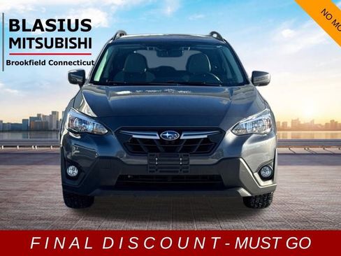 Used 2023 Subaru Crosstrek 2.0i Premium image 3