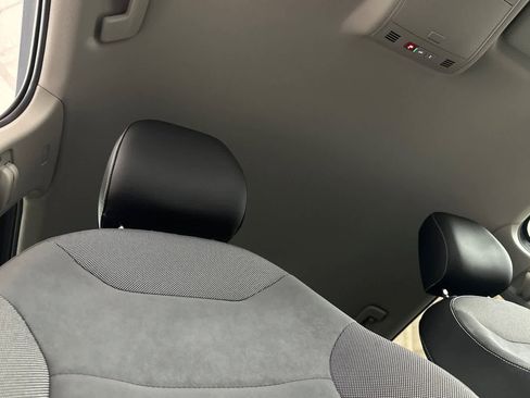 Used 2022 Volkswagen Taos SE image 17