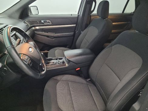Used 2018 Ford Explorer XLT AWD/4WD image 17