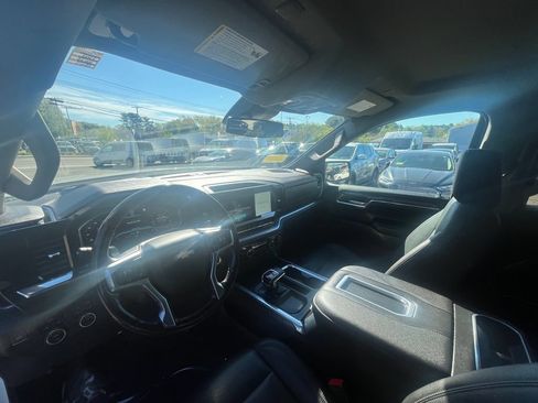 Used 2022 Chevrolet Silverado 1500 LTZ AWD/4WD image 26