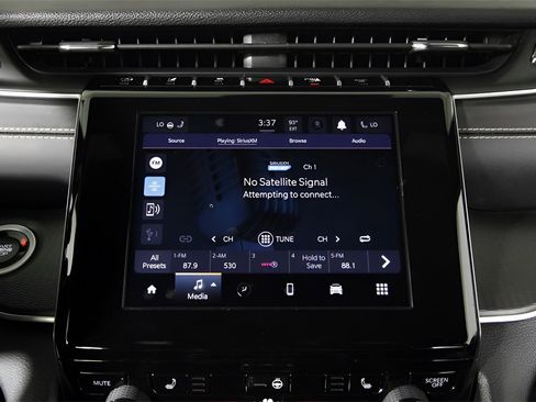 Used 2024 Jeep Grand Cherokee Altitude image 31