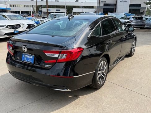Used 2020 Honda Accord Touring image 4