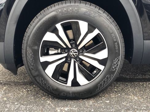 New 2026 Volkswagen Atlas Cross Sport SE AWD/4WD image 9